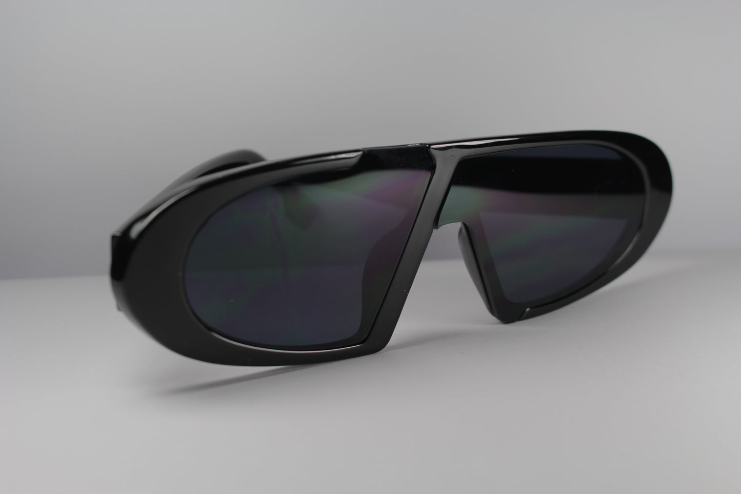 Black Oval ZigZag