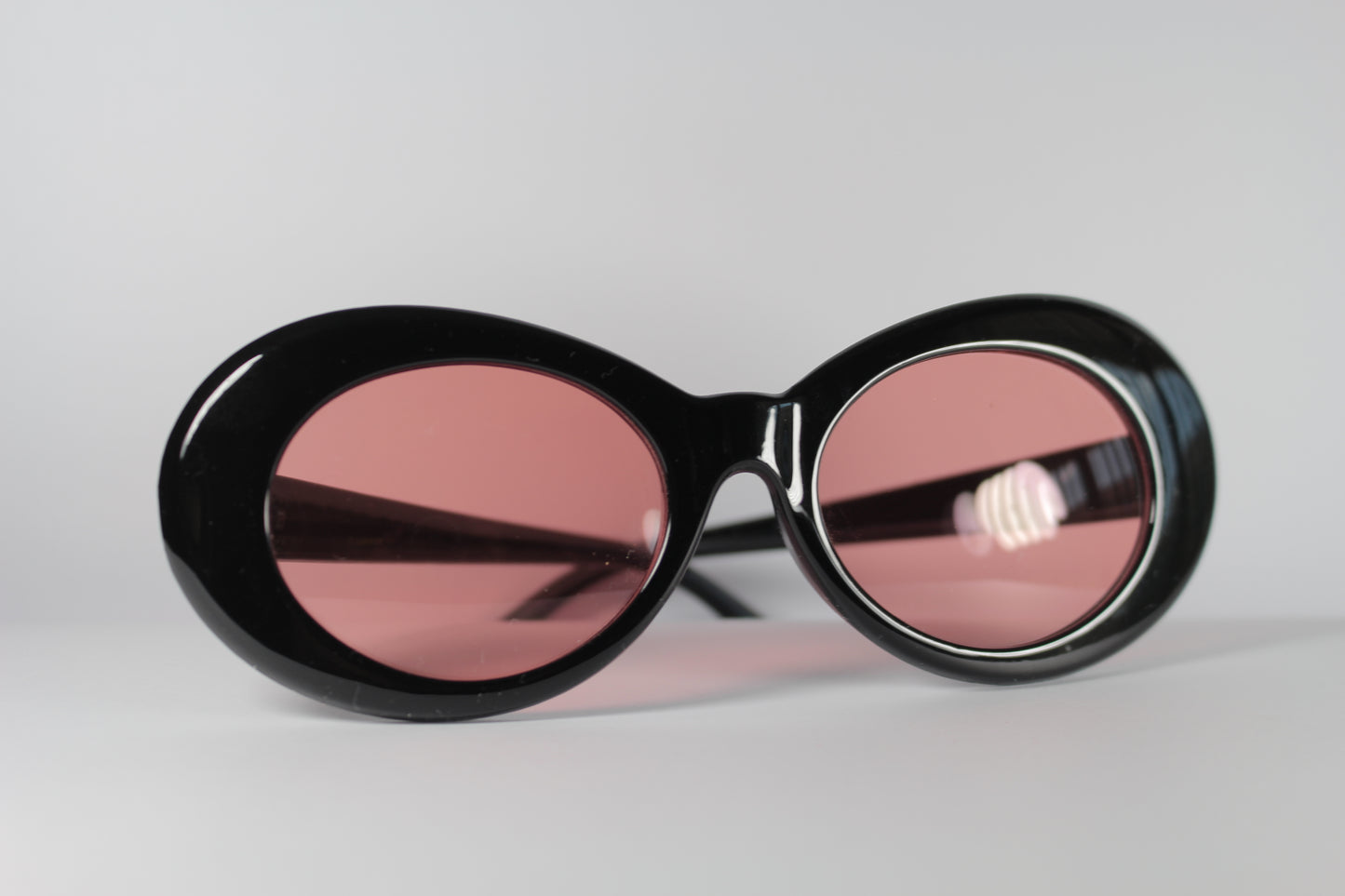 Pinky Black 40's