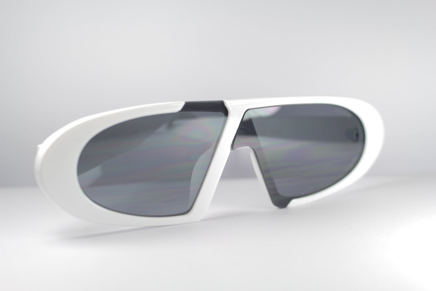 White Oval ZigZag
