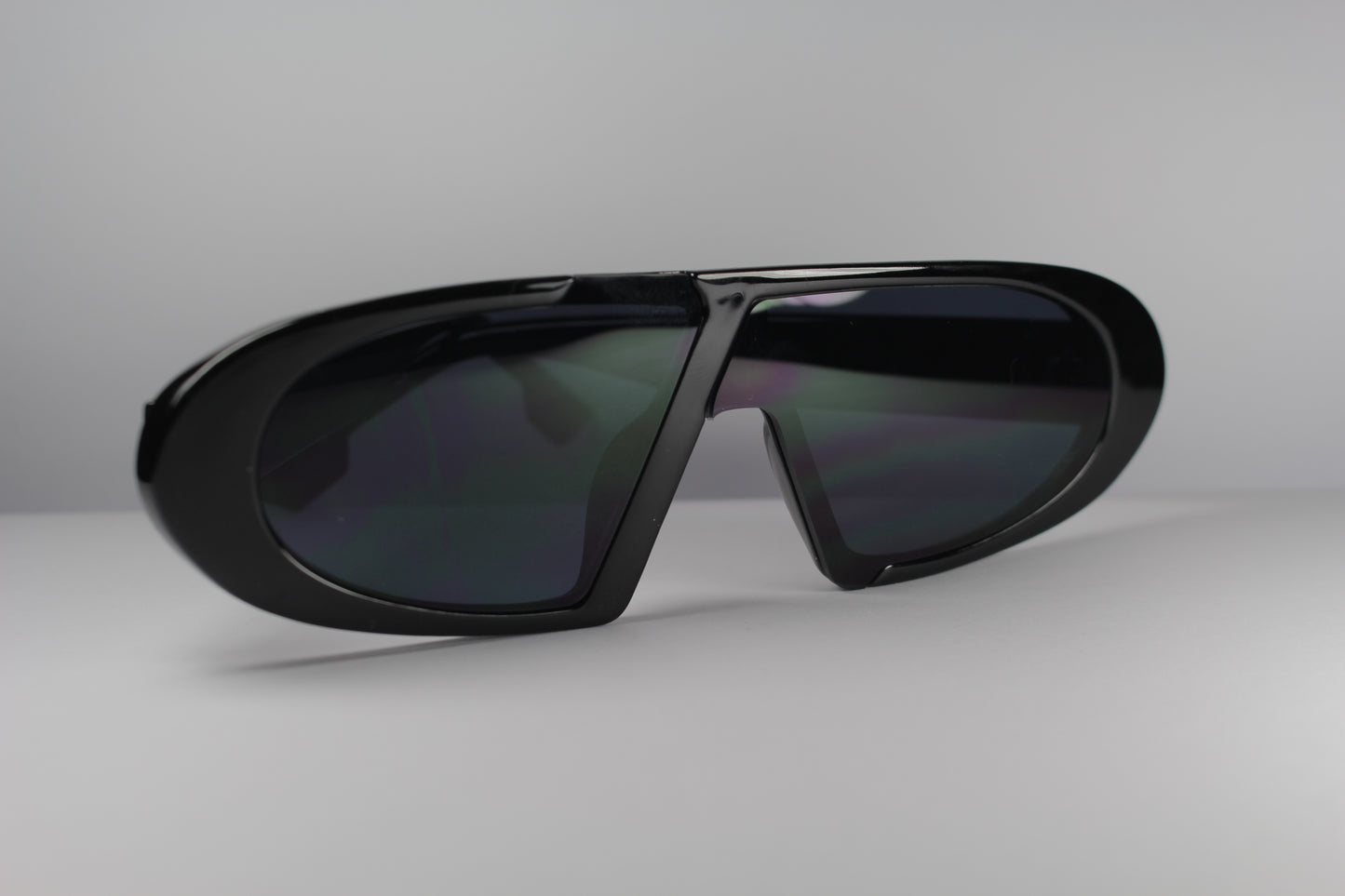Black Oval ZigZag