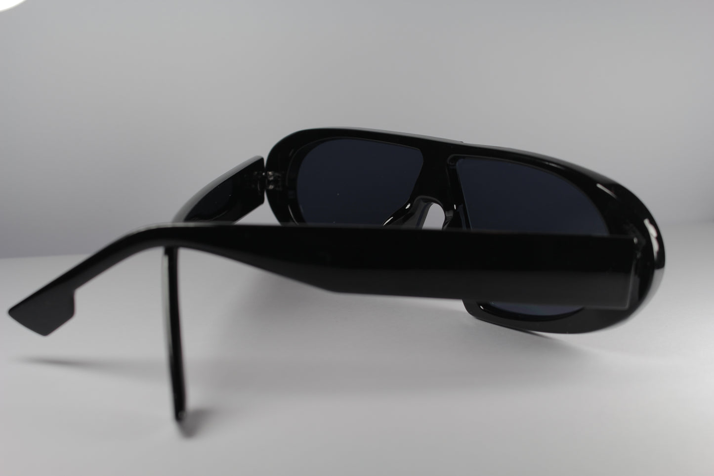 Black Oval ZigZag