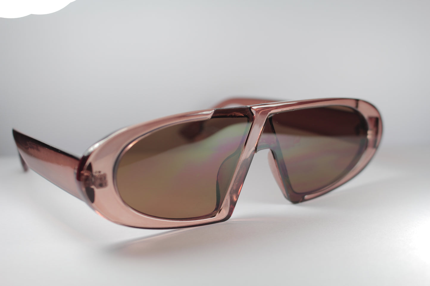 Brownish Oval ZigZag