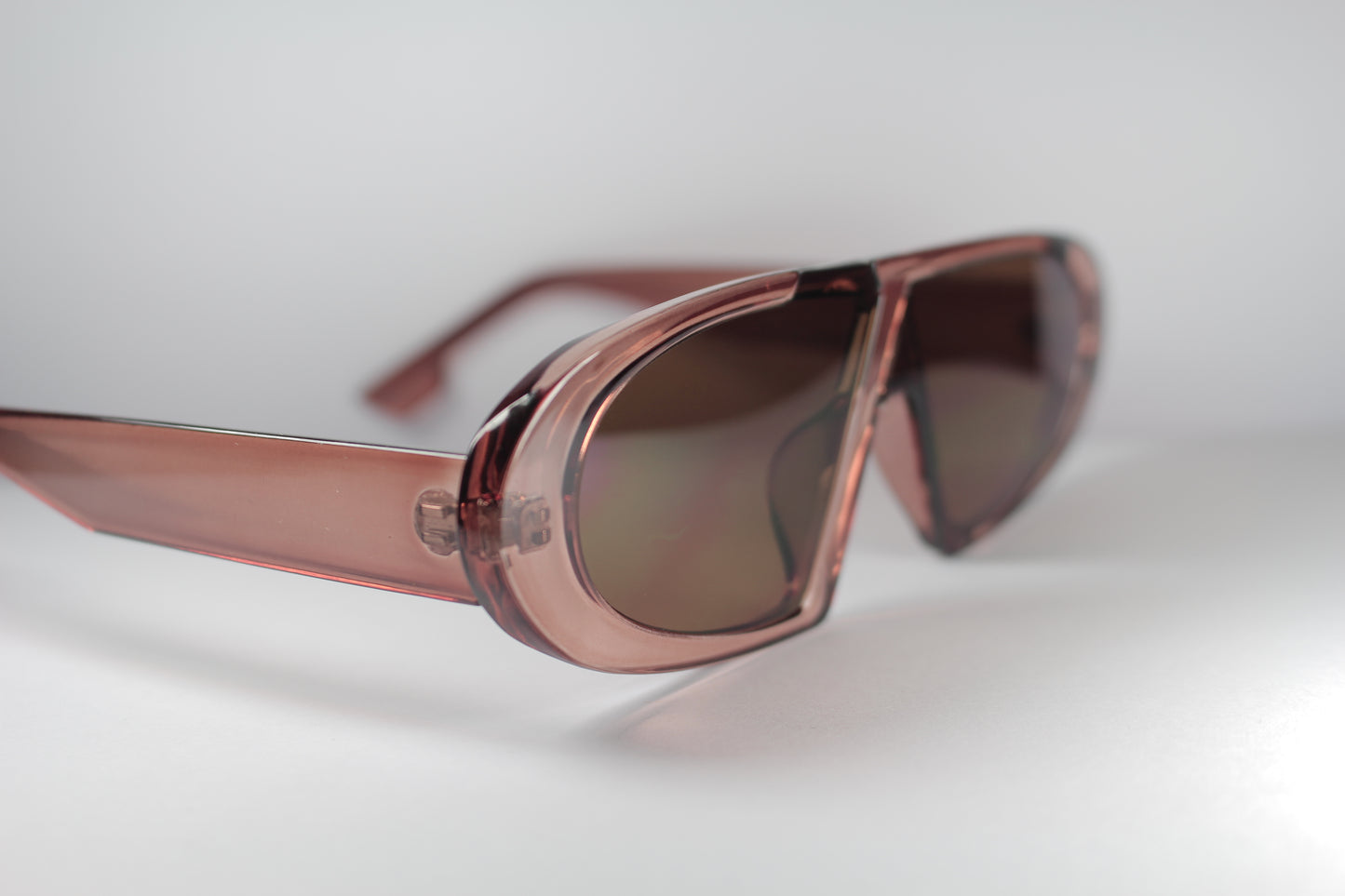 Brownish Oval ZigZag